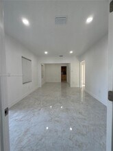 3300 SW 28th St in Miami, FL - Building Photo - Building Photo