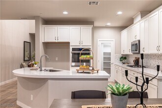 16 Cresta Villa Ct in Henderson, NV - Building Photo - Building Photo