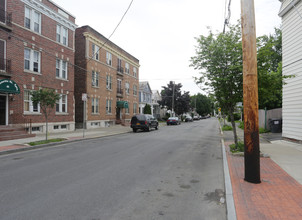 39 Jeanette St in Albany, NY - Building Photo - Building Photo