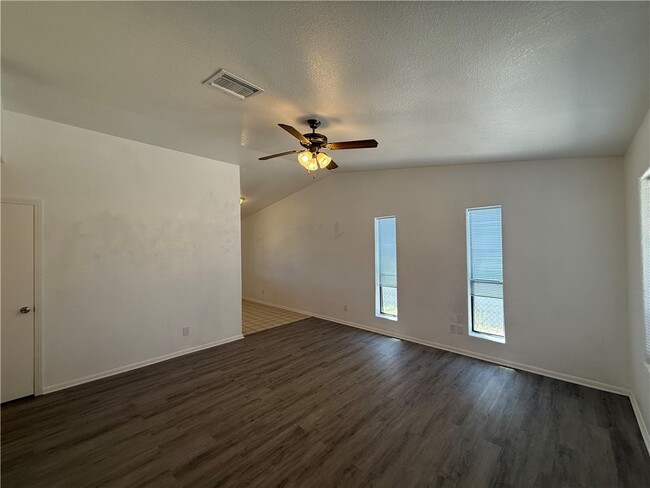 3736 N Roosevelt St in Kingman, AZ - Building Photo - Building Photo