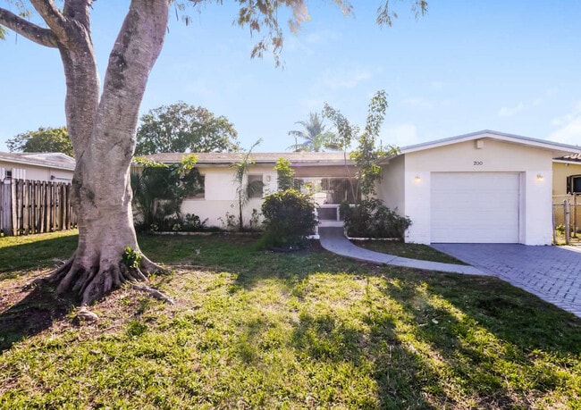 3645 Valais Dr in Hollywood, FL - Building Photo - Building Photo