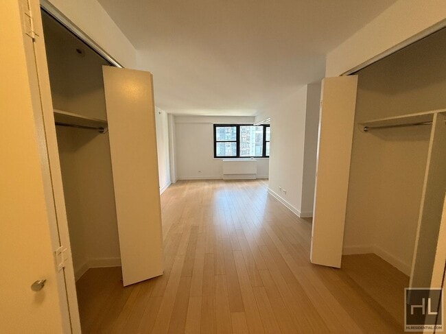 East 39th Street in New York, NY - Building Photo - Building Photo