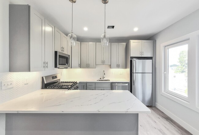 86 Fayston St, Unit 4 in Boston, MA - Building Photo - Building Photo