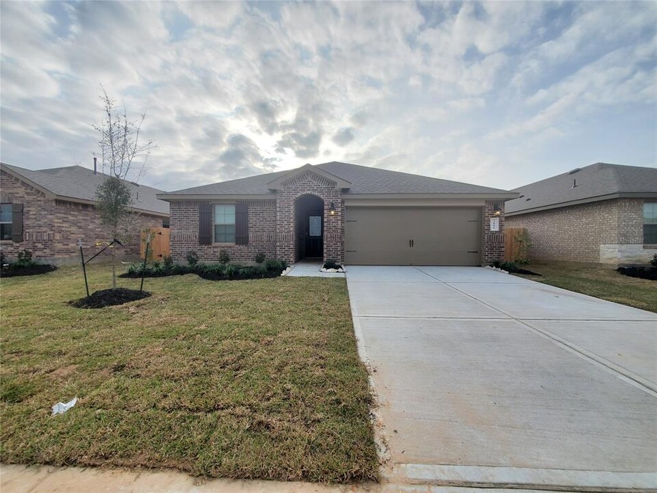 3806 Canyon Shore Ln in Missouri City, TX - Building Photo