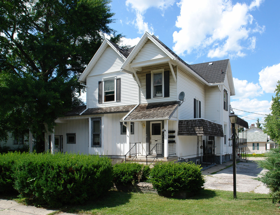 200 W State St in St. Johns, MI - Building Photo