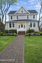 187 E Bergen Pl in Red Bank, NJ - Building Photo