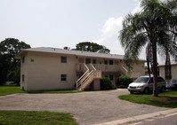 2802-2812 Maiden Ln in Sarasota, FL - Foto de edificio - Building Photo