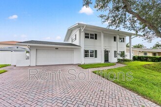 4000 14th Way NE in St. Petersburg, FL - Building Photo - Building Photo