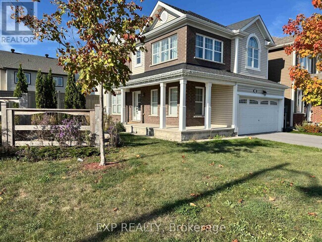 100 Cranesbill Rd in Ottawa, ON - Building Photo - Building Photo