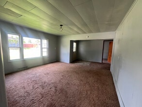 300 E May St in Osceola, IA - Building Photo - Building Photo