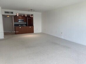 10275 Collins Ave in Bal Harbour, FL - Building Photo - Building Photo