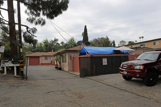 821 Sinkler Way in Vista, CA - Foto de edificio - Building Photo