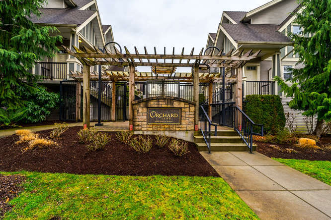 4288 Sardis St in Burnaby, BC - Building Photo