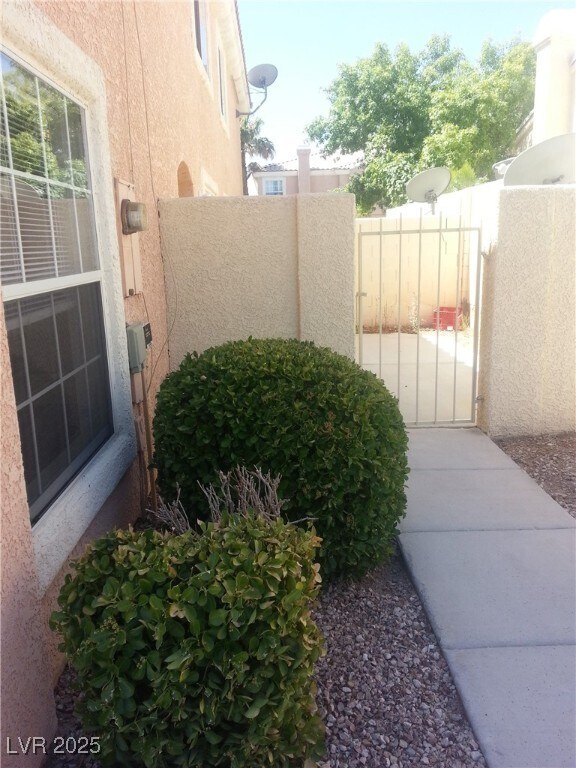 8453 Vast Horizon Ave in Las Vegas, NV - Foto de edificio - Building Photo