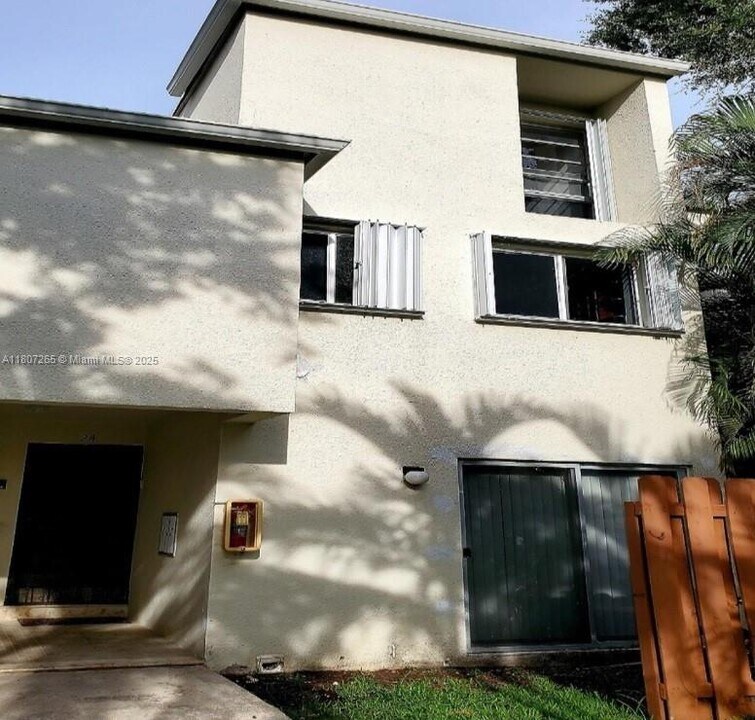 1914 SW 17th Ave in Miami, FL - Building Photo