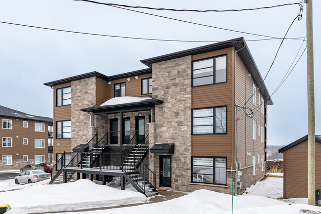 2580 Des Rivières Rte in Lévis, QC - Building Photo - Building Photo