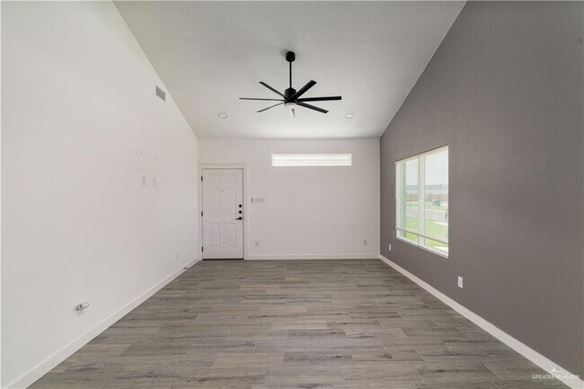 2509 Mockingbird Rd in Weslaco, TX - Foto de edificio - Building Photo
