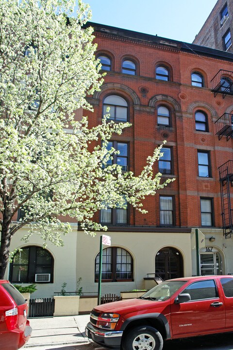 169 W 83rd St in New York, NY - Foto de edificio