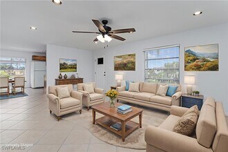 180 Cypress Way E in Naples, FL - Building Photo - Building Photo