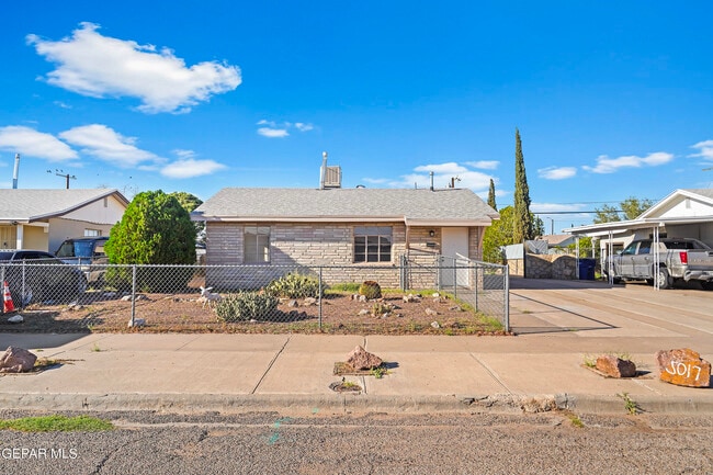 5017 Sierra Madre Dr in El Paso, TX - Building Photo - Building Photo