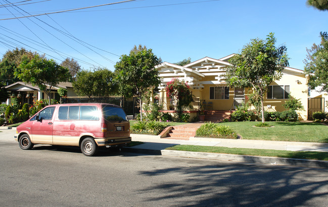 901 E Acacia Ave in Glendale, CA - Building Photo - Building Photo