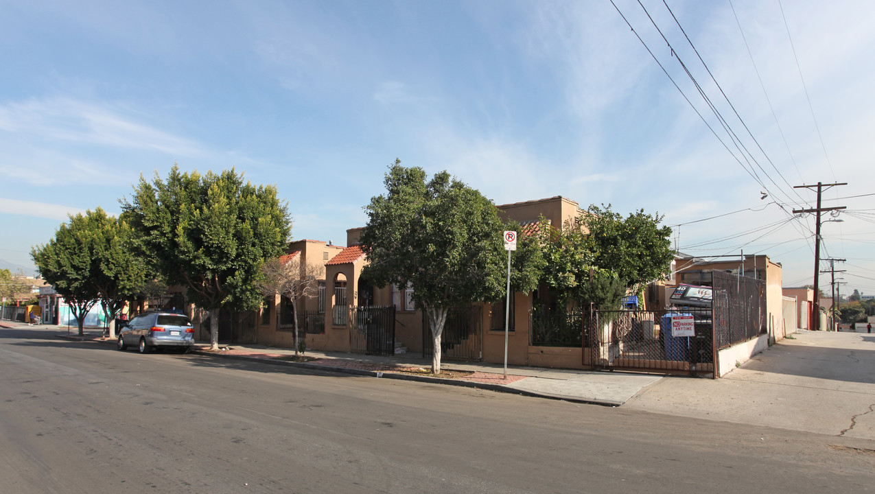 620-628 N Fickett St in Los Angeles, CA - Building Photo