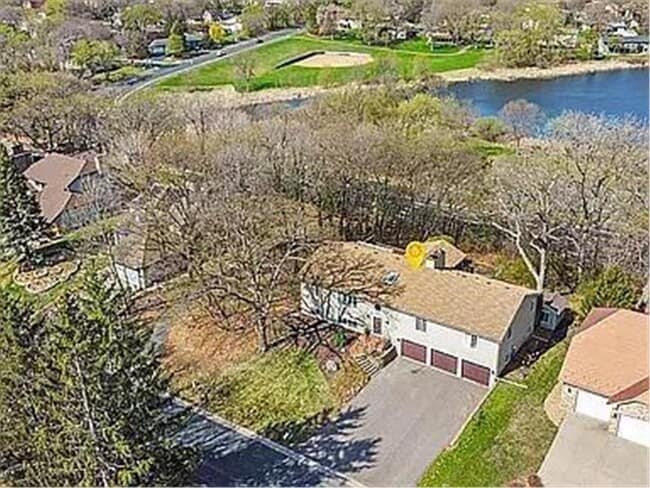 property at 7783 Kingsview Ln N