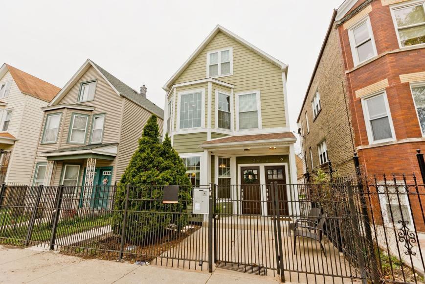 2912 N Avers Ave in Chicago, IL - Building Photo