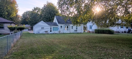 13920 Old Pleasant Valley Rd in Middleburg Heights, OH - Building Photo - Building Photo