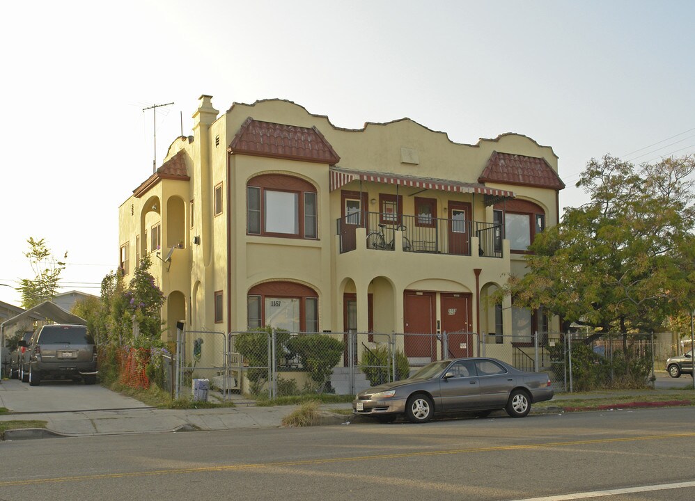 1157 N Bronson Ave in Los Angeles, CA - Building Photo