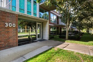 300 Hamilton St in Plymouth, MI - Building Photo