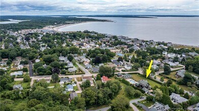 7 Gibson Ave in Narragansett, RI - Building Photo - Building Photo