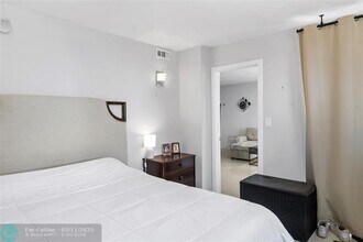 2200 NE 33rd Ave in Fort Lauderdale, FL - Foto de edificio - Building Photo