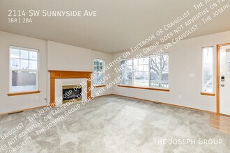 2114 SW Sunnyside Ave in Oak Harbor, WA - Building Photo - Building Photo