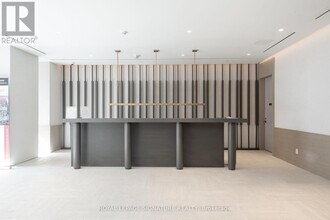 4015 The Exchange in Mississauga, ON - Building Photo - Building Photo