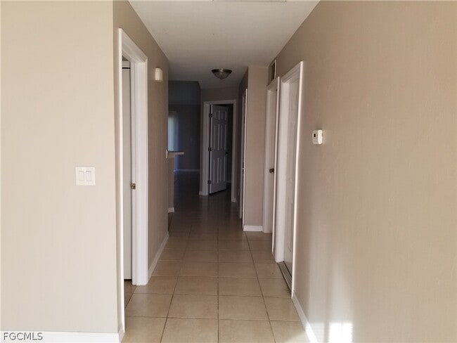 907 Chenault St in Lehigh Acres, FL - Building Photo - Building Photo