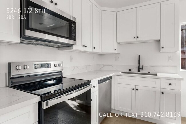 5246 W 8th St in Los Angeles, CA - Building Photo - Building Photo