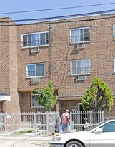 7607 47th Ave in Elmhurst, NY - Building Photo