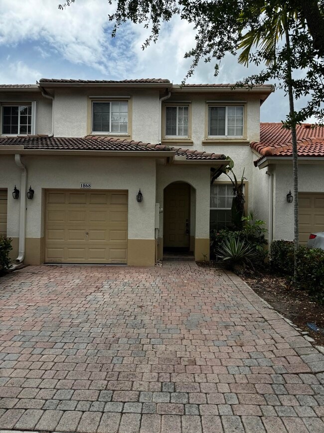 1868 NW 79th Way in Pembroke Pines, FL - Building Photo - Building Photo