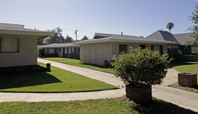 8321-8335 Bennett Ave in Fontana, CA - Building Photo - Building Photo