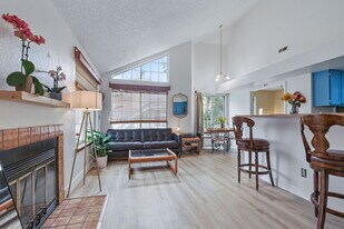 6076 Gunbarrel Ave, Unit F in Boulder, CO - Building Photo