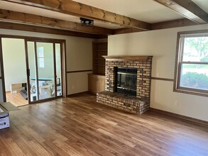 7002 Longmeadow Rd in Madison, WI - Building Photo - Building Photo