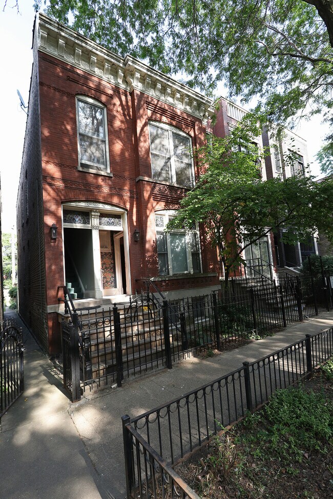 833 N Winchester Ave in Chicago, IL - Building Photo - Building Photo