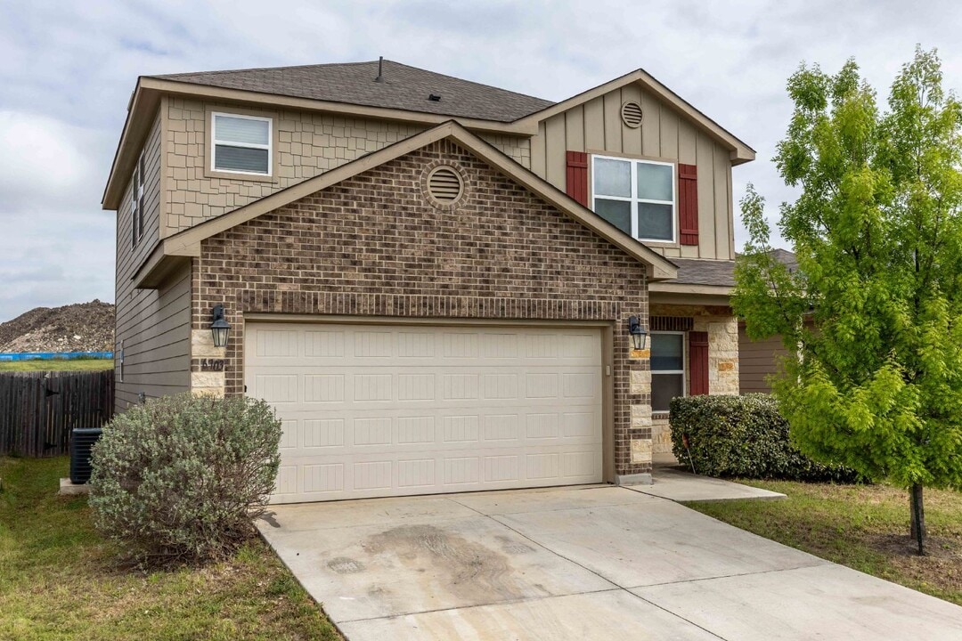 6703 Terra Ark Vw in Converse, TX - Building Photo