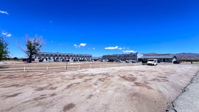 Apple Valley Townhomes in Apple Valley, CA - Foto de edificio - Building Photo