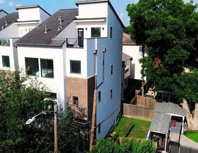 property at 820 Fowler St