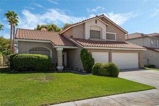 3032 Pier Harbor Dr in Las Vegas, NV - Building Photo