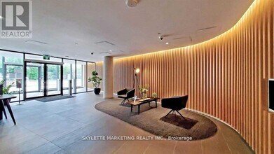 160 Flemington Rd in Toronto, ON - Building Photo - Building Photo