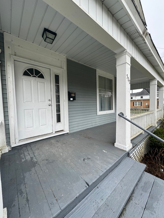 500 N George St, Unit #1 Front Apartment