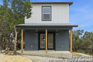 1571 Lakeshore Dr in Canyon Lake, TX - Building Photo - Building Photo